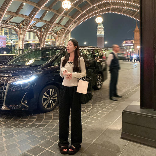 <曾小咸推荐>新品现货秒杀！卖完下架不再补 ！微信粉丝打折价！！蝴蝶结灰色字母短款T恤 日常119.99/件 立减60 秒杀59.99/件！！ 商品图1