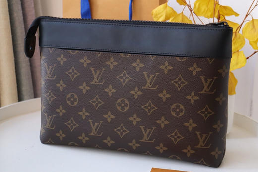 秋冬特惠💰560 原单LV M82543老花 Pochette Voyage Souple 手拿包取材柔软 Monogram Eclipse涂层帆布 商品图2