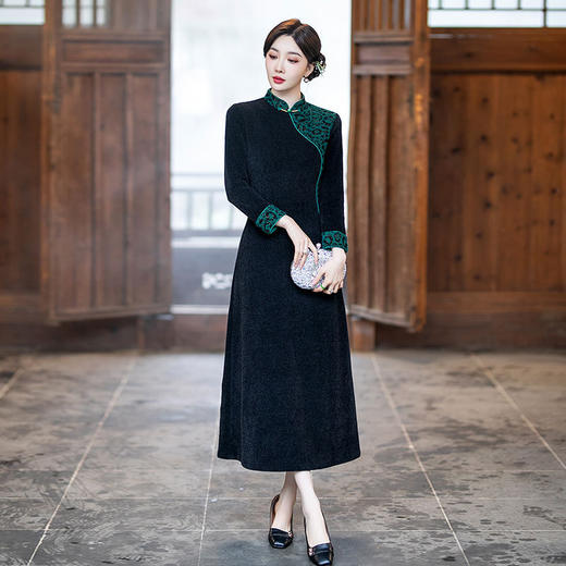 SY107秋冬加厚显瘦妈妈奥黛改良旗袍2024新款女复古长袖日常可穿连衣裙 商品图3