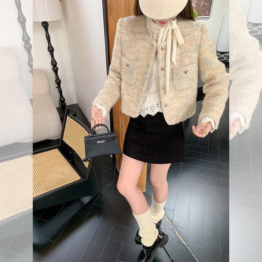 <曾小咸推荐>新品现货秒杀！卖完下架不再补 ！微信粉丝打折价！！杏色小香风短款外套 日常299.99/件 立减140 秒杀159.99/件！！ 商品图4