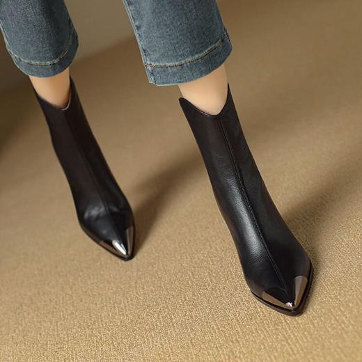 【预售5天】欧美复古风金属尖头气质短靴秋冬季新款后拉链时尚粗跟骑士皮靴KNTNX&KT3025-1 商品图1