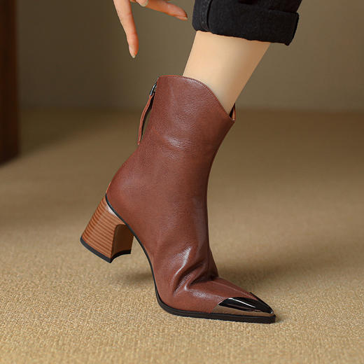 【预售5天】欧美复古风金属尖头气质短靴秋冬季新款后拉链时尚粗跟骑士皮靴KNTNX&KT3025-1 商品图0