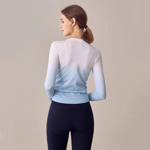 Gymicon能量符号 秋冬新款瑜伽服女渐变舒适运动上衣YASY2425 商品图4