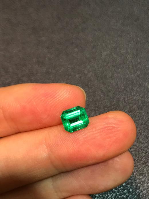 1.54ct刻面祖母绿裸石 商品图1