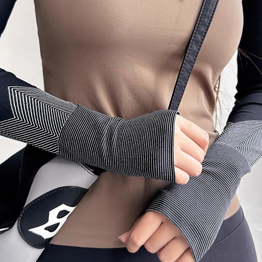 Gymicon能量符号 新款瑜伽服女秋冬新款运动上衣YASY2317 商品图4