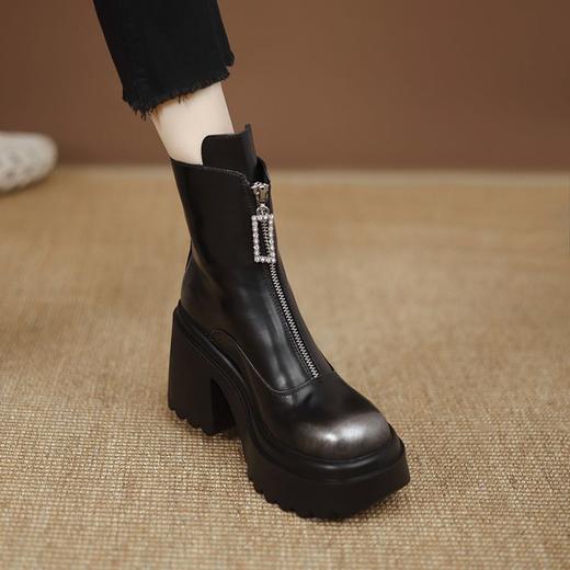 【预售5天】复古棕色短靴女秋冬法式显瘦小个子增高粗跟厚底圆头马丁靴女ZMXY&ZM2418-A 商品图1