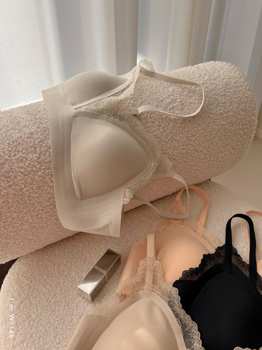 老米优品🎈3-5天！《智能软支撑防垂设计浪漫法式小三角杯文胸》柔软，无钢圈，蕾丝小性感设计~！NY241209A 商品图1