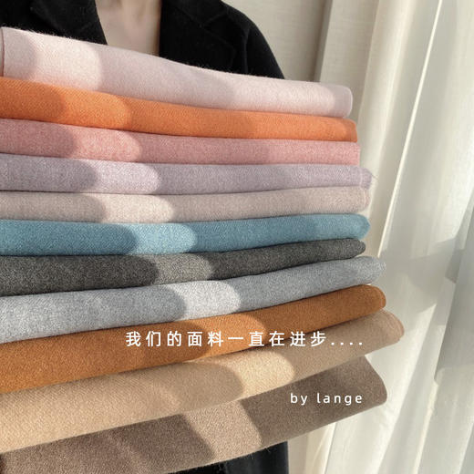 【优雅自然，温润柔美】韩系纯色百搭围巾女，款式新颖，高级感十足的棕色围脖，冬季外搭大披肩，情侣同款。为你的衣橱注入时尚元素！ 商品图4