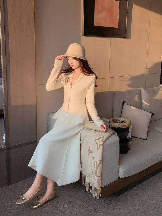 张心子 轻奢小香风山茶花胸针  U2411115 商品图8