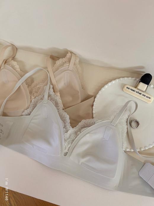 老米优品🎈3-5天！《智能软支撑防垂设计浪漫法式小三角杯文胸》柔软，无钢圈，蕾丝小性感设计~！NY241209A 商品图6