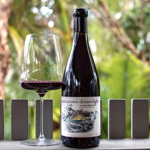 澳洲红五星名庄！高分混酿 紫绒远光歌海娜西拉混酿 Thistledown Distant Light Grenache/Shiraz 2021 商品图1