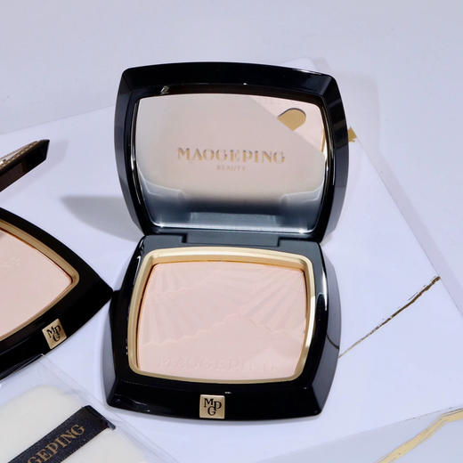 毛戈平光感柔纱凝颜粉饼小金扇粉饼柔焦无痕定妆控油补妆 商品图2
