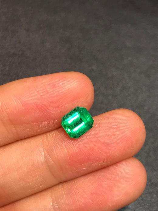 1.54ct刻面祖母绿裸石 商品图2
