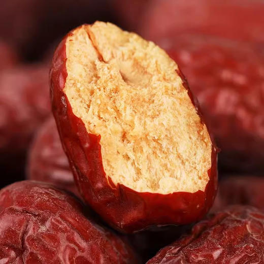 新疆带土灰枣红枣非水洗若羌特产大灰枣 礼盒新兵团灰枣5斤送一斤 商品图1