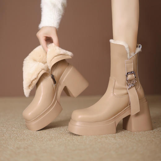 【预售5天】羊皮毛一体防水台真皮雪地靴冬季方头厚底粗跟方扣保暖马丁靴HX&38-881 商品图0