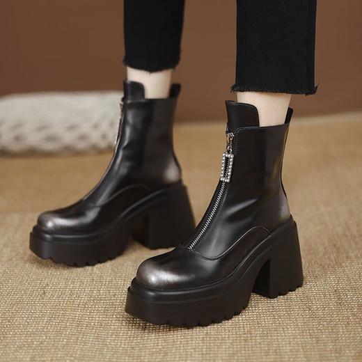 【预售5天】复古棕色短靴女秋冬法式显瘦小个子增高粗跟厚底圆头马丁靴女ZMXY&ZM2418-A 商品图2