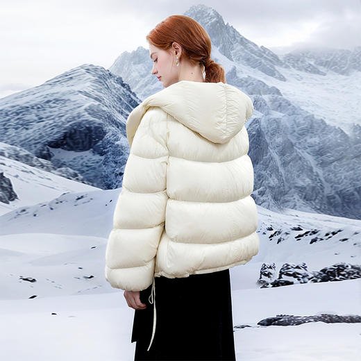 西遇时尚连帽保暖白色羽绒服女冬季小个子新款洋气短款面包服M0043054 商品图4