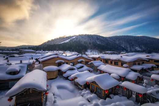 冰雪奇缘——吉林雾凇、雪乡童话世界、四方顶雪景、镜泊湖冰瀑、东北虎雪地捕食、冰雪大世界、伏尔加庄园7天摄影团（长/哈） 商品图1