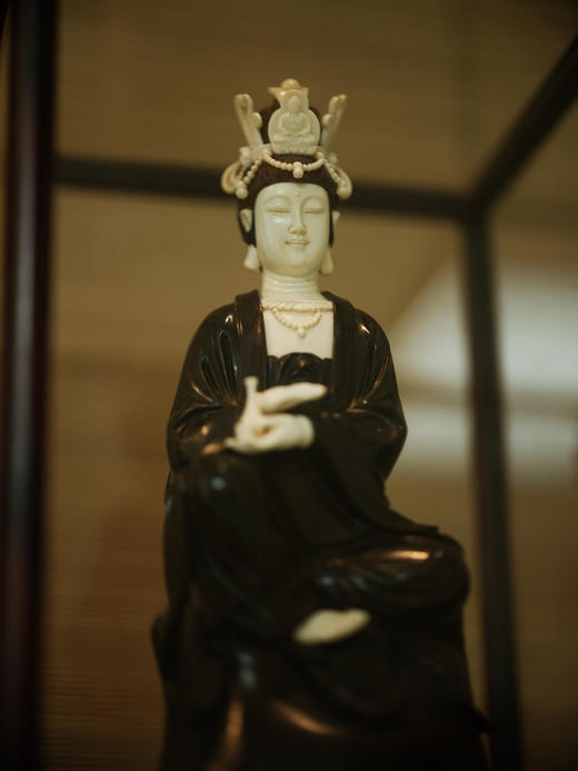 D11印度小叶紫檀猛犸化石观音 纯手工精工雕刻 【器悟雅玩】 商品图1