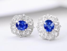 1.6ct刻面蓝宝石耳钉