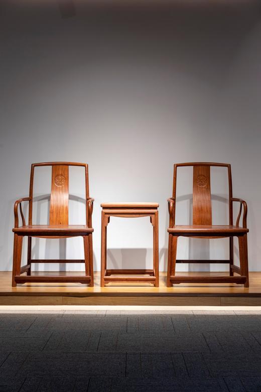 红桥红  家具严选  缅甸花梨（大果紫檀）【宝蕴楼扇形 南官帽椅三件套】 商品图0