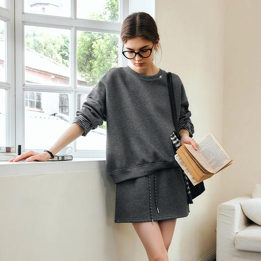 OLrain欧芮儿灰色时尚套装女春季2025年新款通勤卫衣半裙两件套 商品图4