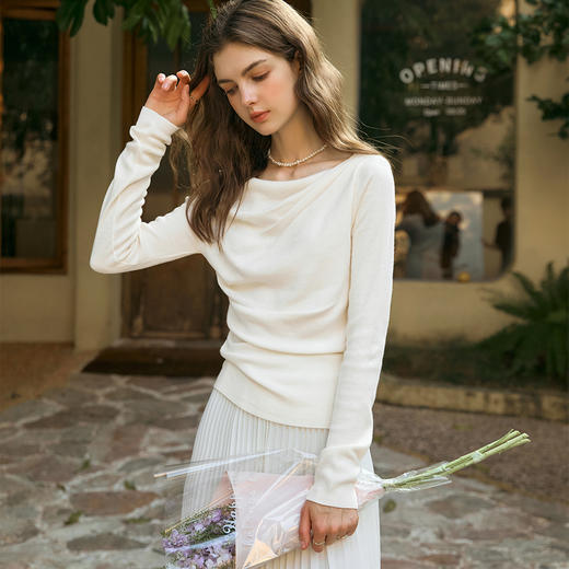 OLrain欧芮儿杏白色针织衫女冬季2024年新款法式不规则长袖上衣 商品图3