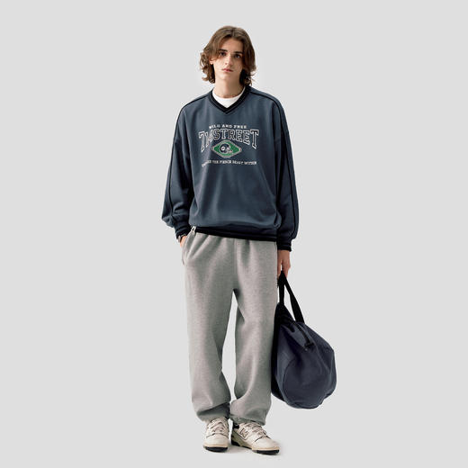 714street学院风撞色抓绒V领卫衣男2025春季新款宽松落肩套头毛衣 商品图4