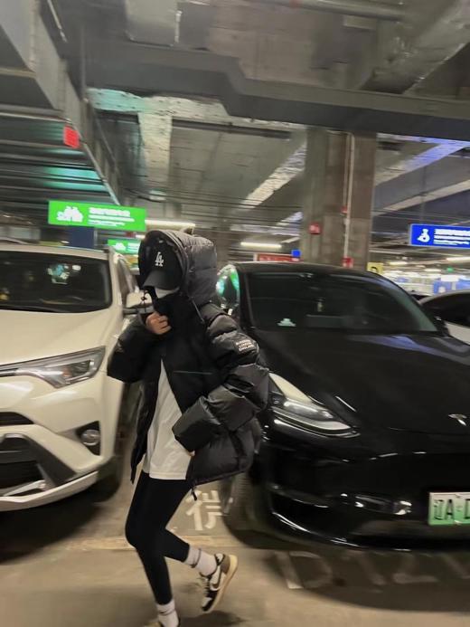 Burberry/巴宝莉21Fw可拆卸袖子羽绒服周冬雨同款可拆卸袖子连帽羽绒服男女同款（UY*FD） 商品图3