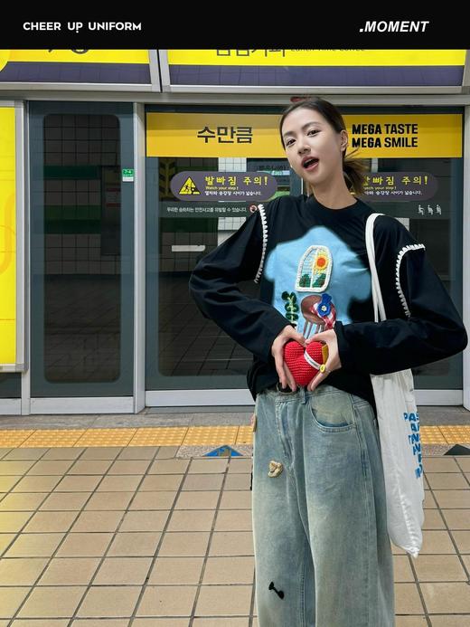 CHEERUPUNIF*RM24Fw秋冬新款立体窗台印花长袖T恤（UY*DQJB） 商品图1