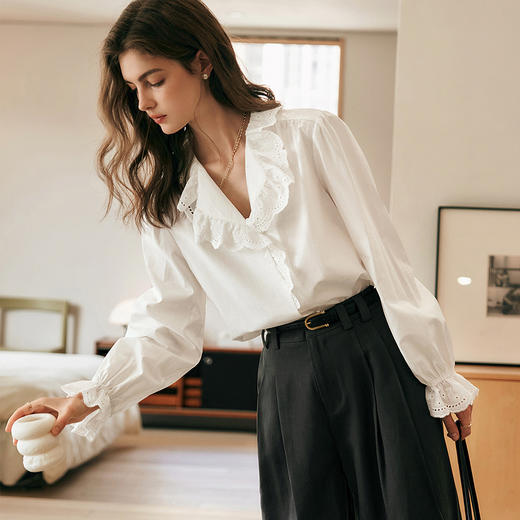 OLrain欧芮儿法式蕾丝衬衫女冬季2024年新款气质通勤木耳边领衬衣 商品图1