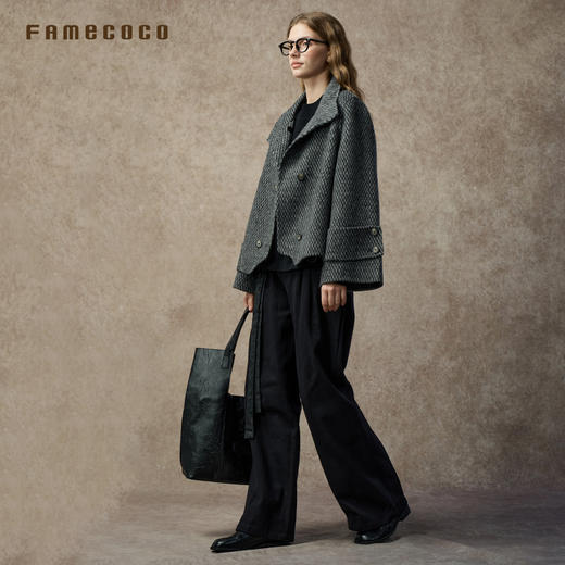 Famecoco范可儿斜纹提花宽松落肩短款毛呢大衣FAC8AS005 商品图4