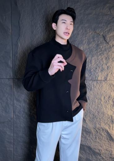 WY848秋冬季新款时尚个性韩版撞色不规则立领套头卫衣百搭休闲简约上衣 商品图0