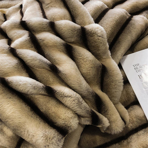 【一套约10斤重】美拉德濑兔绒四件套 双面厚实软糯细密绒毛保暖条纹款 商品图6