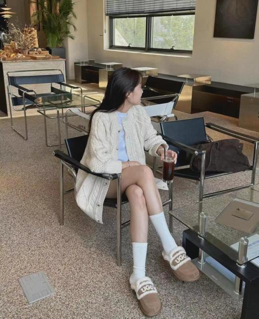 UGG雪地靴平底刺绣拖鞋毛绒半拖（UX*XR） 商品图9