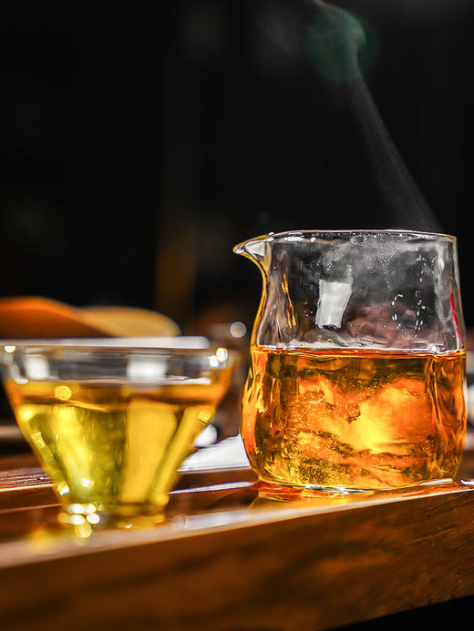 遇水开花的【宝塔红茶】采用特级红茶全手工编织而成，根根金毫，金圈突出，蜜润醇厚！200g/罐 商品图5