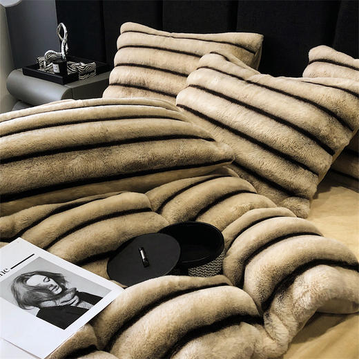 【一套约10斤重】美拉德濑兔绒四件套 双面厚实软糯细密绒毛保暖条纹款 商品图4