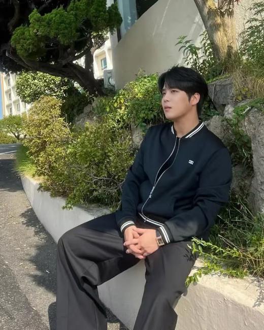 C家 凯旋门刺绣运动外套（DY） 商品图6