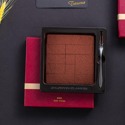 【美味零食|生巧自由生巧142 克*盒/110克*袋可选】精选纯可可脂+动物奶油制作，口感丰富细腻，甜而不腻，轻抿一口就能在舌尖融化，现做现发，老人小孩可放心吃，食品下单不支持退款 商品图1