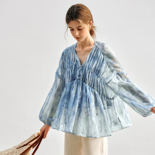 OLrain欧芮儿蓝色晕染雪纺衫女冬季2024年新款度假风慵懒绑带小衫 商品图1