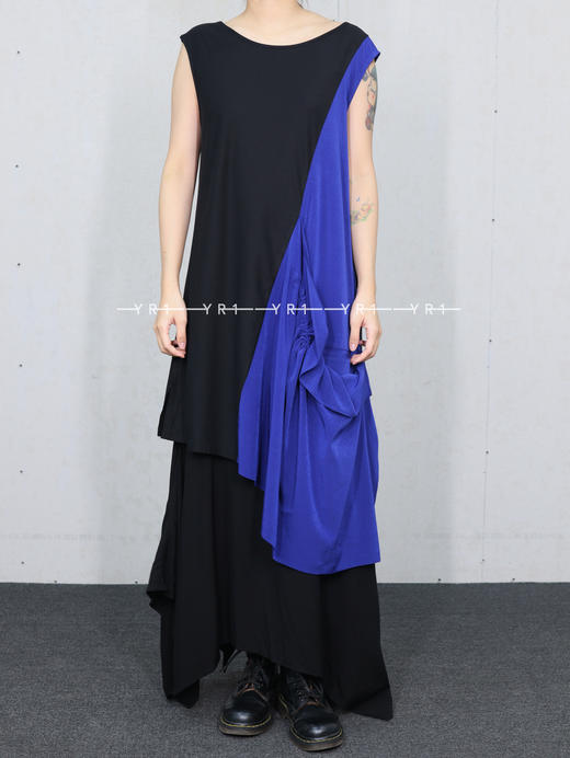 Y‘s | 蓝黑拼接绉无袖上衣 商品图0