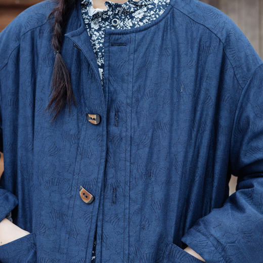 绽放旅行女装841朵/冬季棉提花肌理圆领亚麻棉牛仔绗棉中长款棉服 商品图3