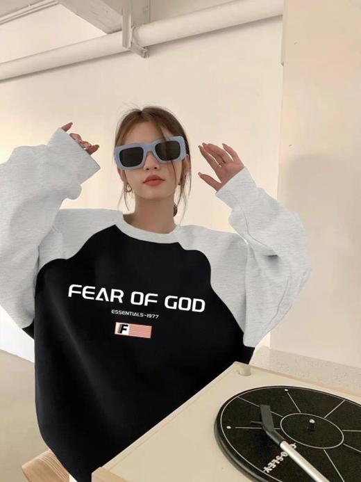 FOGCRAUYFEAROFGODESSENTIALS新款双拼字母潮牌加绒男士情侣圆领卫衣（U） 商品图0