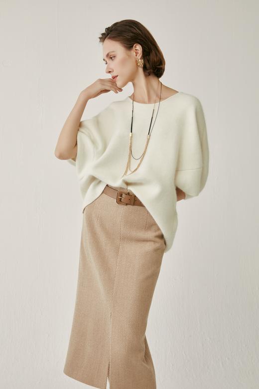 SAFICOO 优雅都市 落肩蝙蝠袖 显瘦有层次感毛织衫 商品图2