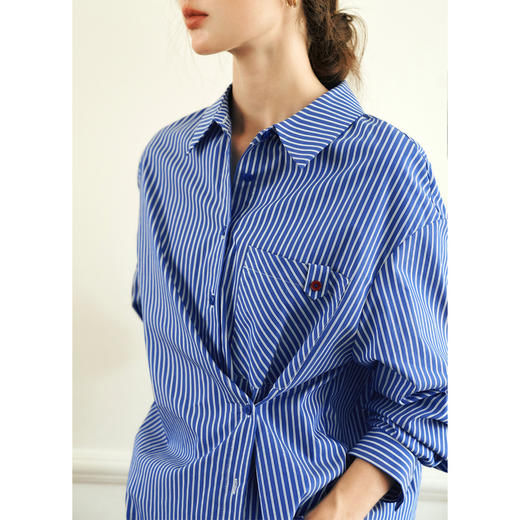 OLrain欧芮儿蓝色条纹衬衫女冬季2024年新款宽松休闲通勤上衣衬衣 商品图2