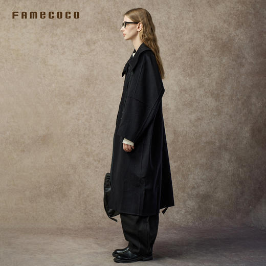 Famecoco范可儿个性大翻领刺绣经典款黑色双面呢长大衣FAC8AQ019 商品图2
