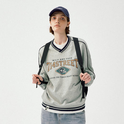 714street学院风撞色抓绒V领卫衣男2025春季新款宽松落肩套头毛衣 商品图1