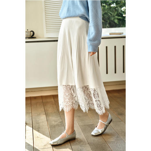 OLrain欧芮儿法式白色半身裙女春季2025年新款蕾丝花边拼接针织裙 商品图3