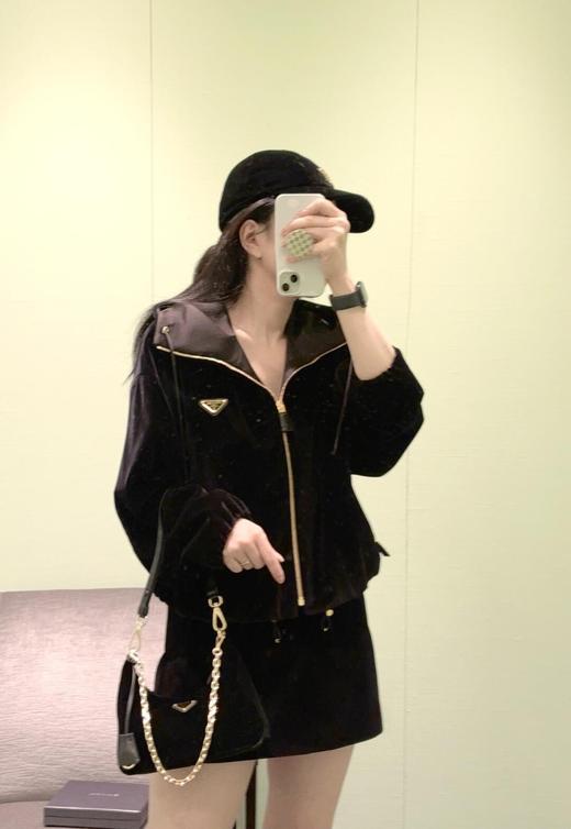 P家24FW秋冬新款丝绒连帽外套（UY*DQJB) 商品图6