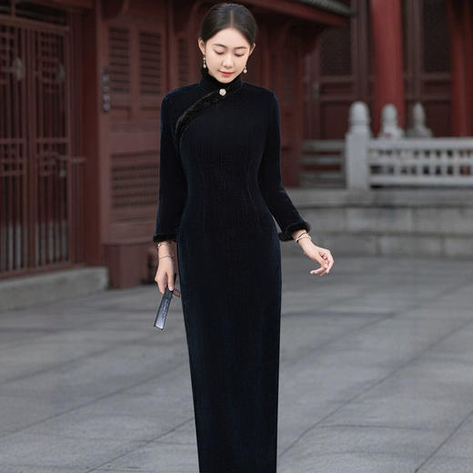 HQ-358高档雪尼尔加绒加厚旗袍2024冬季新款改良新中式国风连衣裙女长款 商品图1